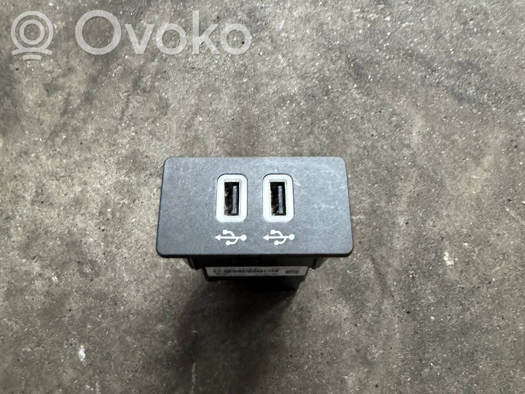 Ford S-MAX Enchufe conector USB 