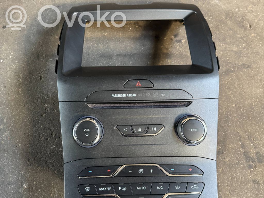 Climate control unit   EM2T18E245AE