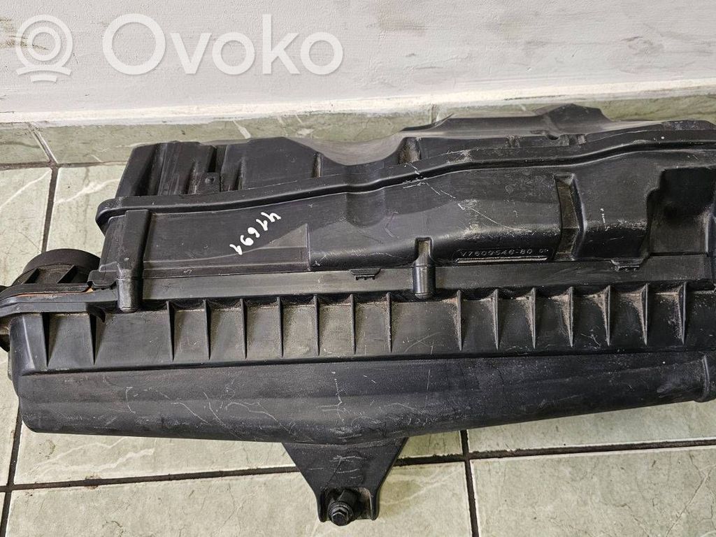 Peugeot 208 I Air filter box 