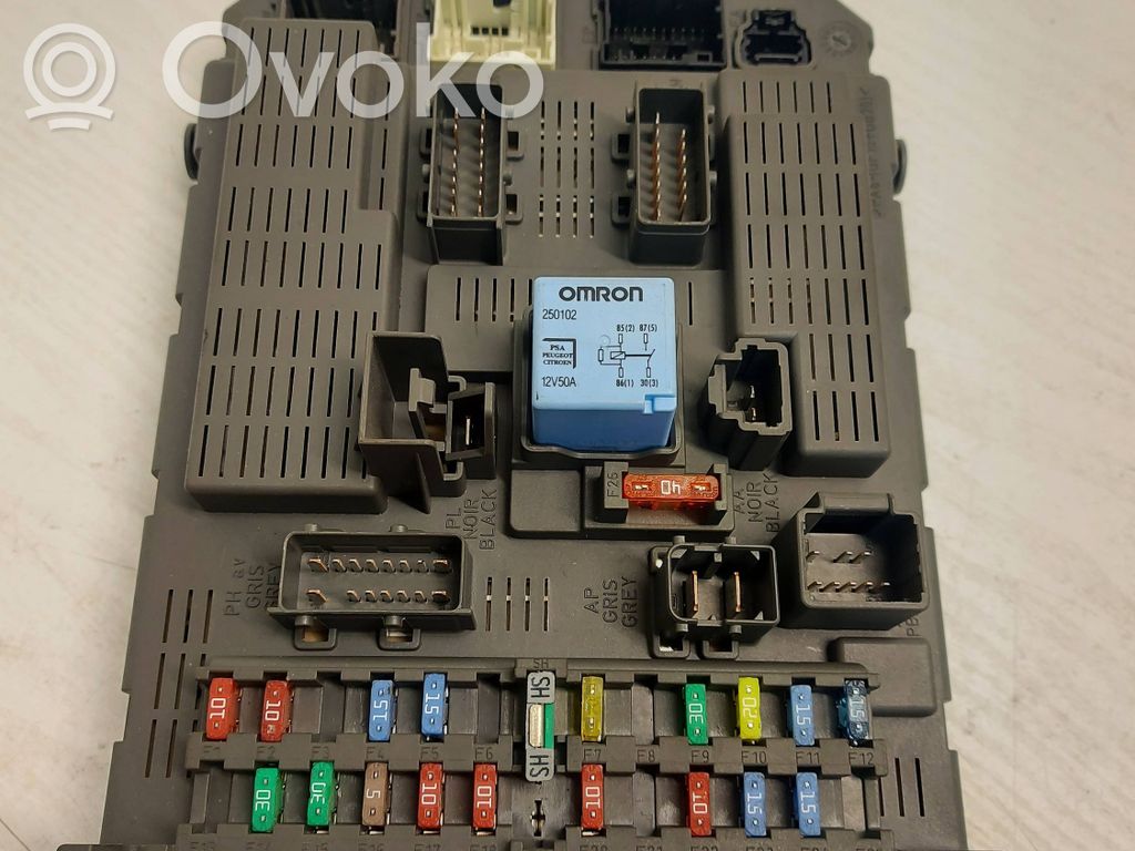 Peugeot 807 Drošinātāju bloks 