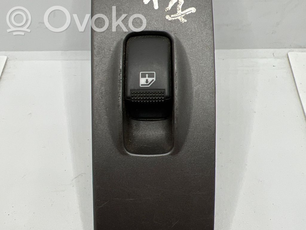 Hyundai Matrix Electric window control switch 