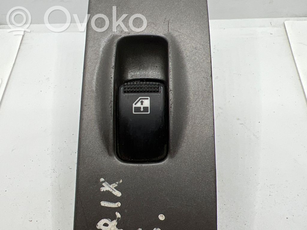Electric window control switch   9358017510