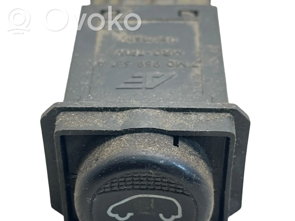 Citu veidu slēdži / pogas / pārslēdzēji   7M0959561A