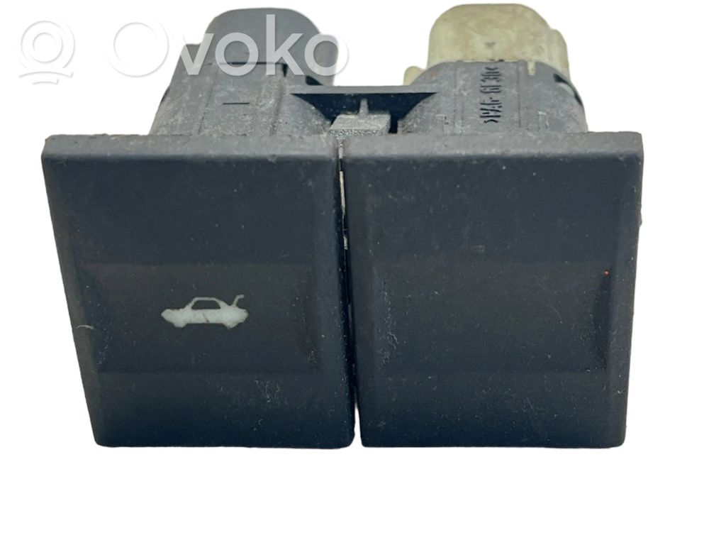 Ford Fiesta Tailgate opening switch 