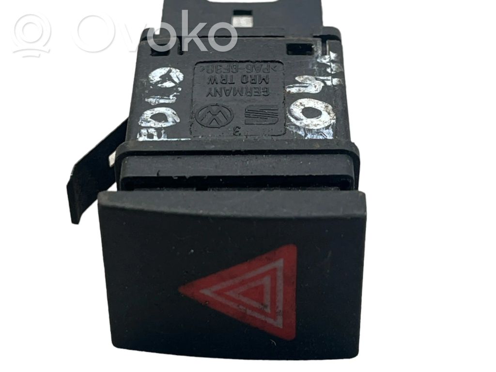 Volkswagen Polo Hazard light switch 