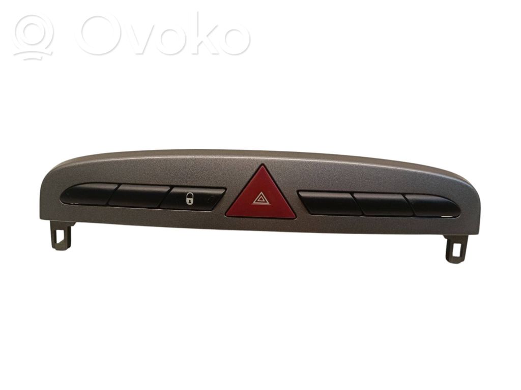 Peugeot 308 Hazard light switch 