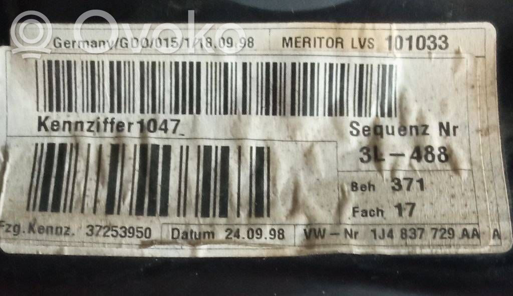 Volkswagen Golf IV Macara ușă față cu motor 