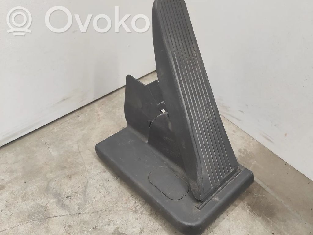 Gaspedal   L1MC9F836AH