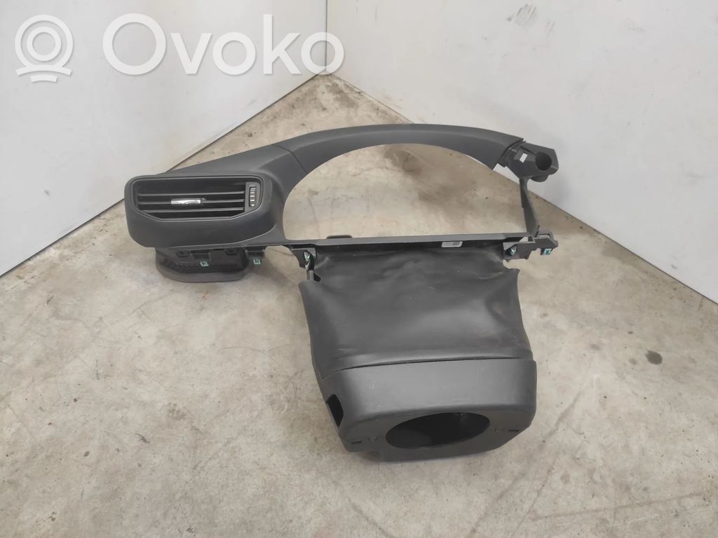 Ford Explorer VI Dashboard trim 