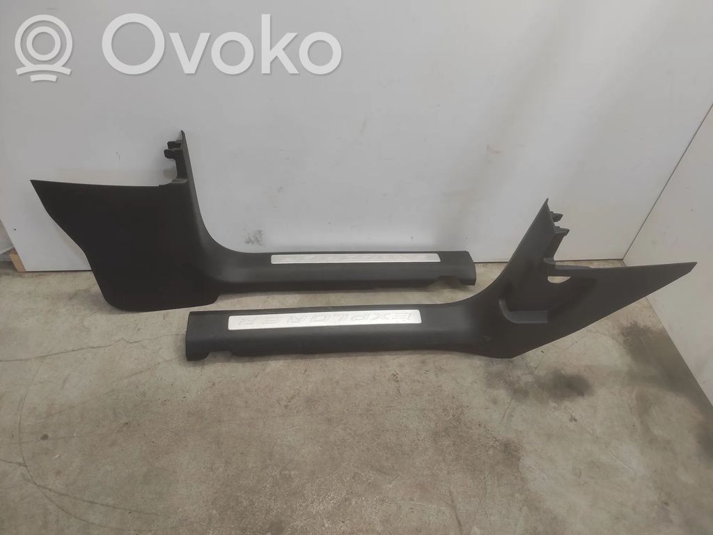 Ford Explorer VI Altro elemento di rivestimento sottoporta/montante 