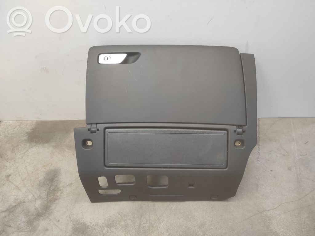 Guantera   8V5880302,8V0880842A