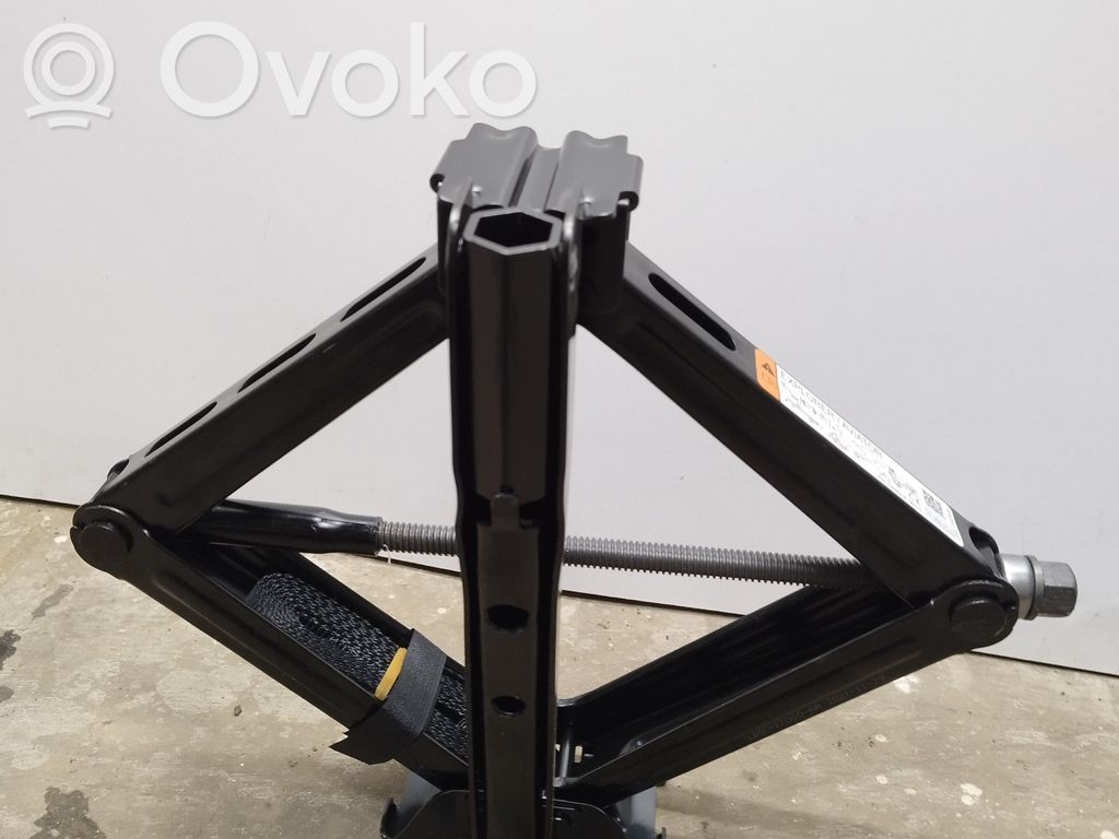 Ford Explorer VI Lift Jack 