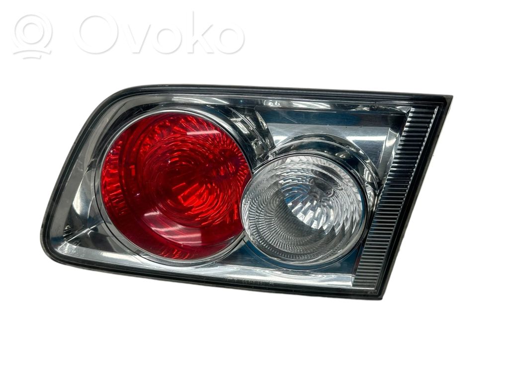 Mazda 3 I Galinis žibintas dangtyje 