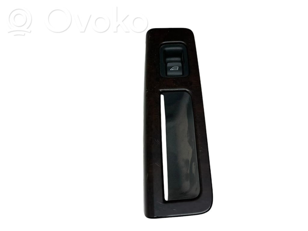 Volvo V50 Rear door handle trim 