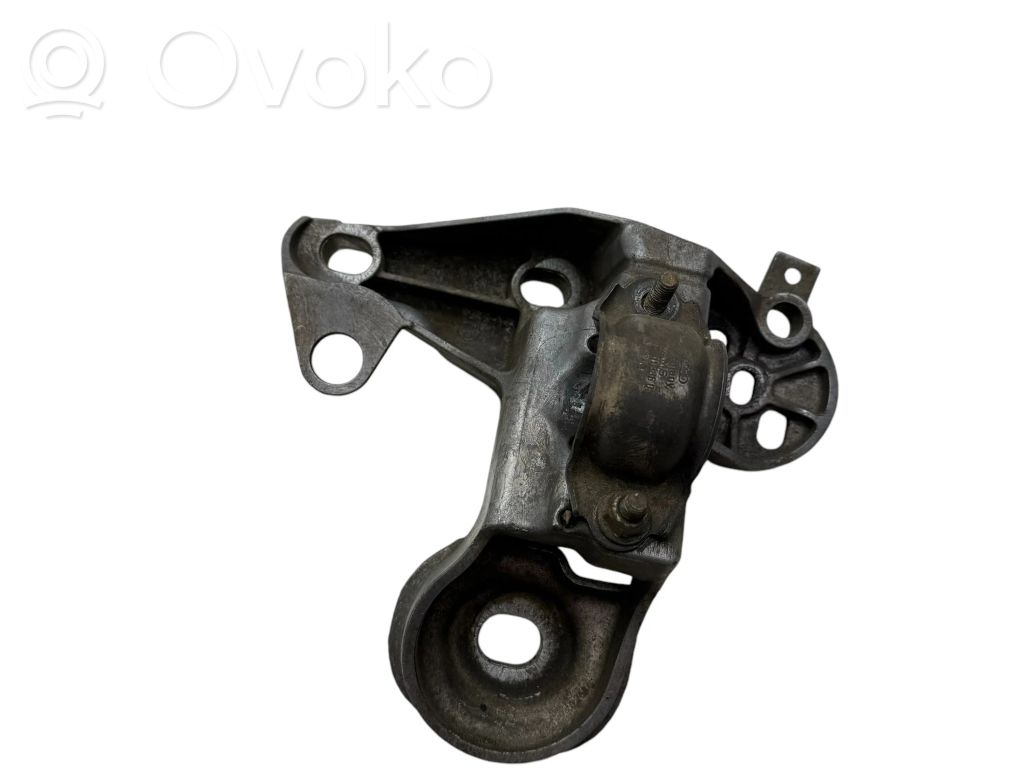 Audi A4 S4 B7 8E 8H Engine mounting bracket 
