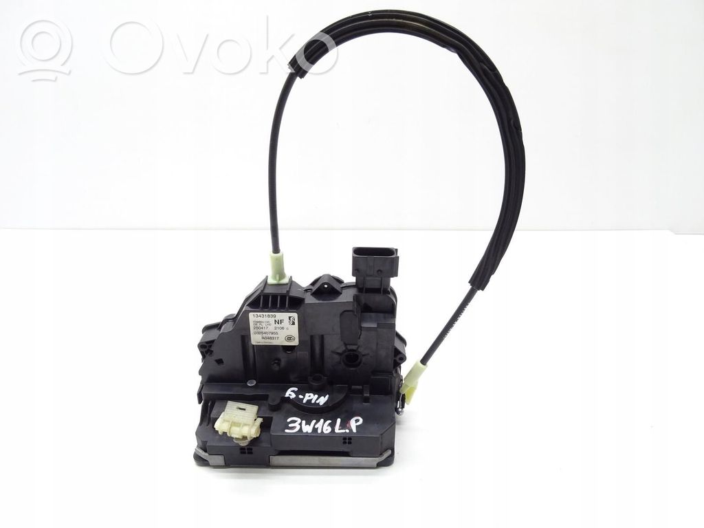 Opel Corsa E Front door lock 