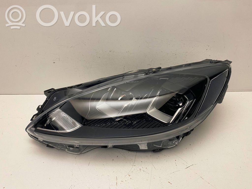 Ford Kuga III Priekinis žibintas 
