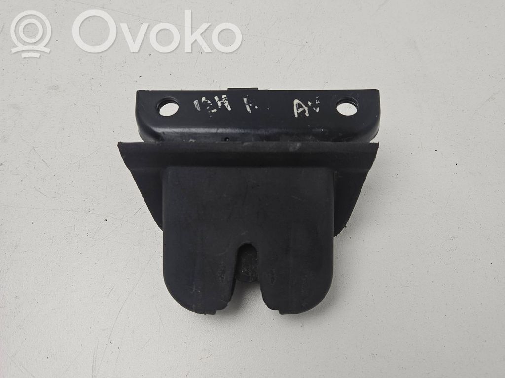 Audi A4 S4 B6 8E 8H Zamek klapy tylnej / bagażnika 