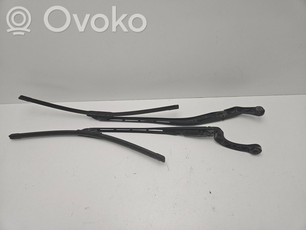 Audi A4 S4 B7 8E 8H Ramię wycieraczki szyby przedniej / czołowej 