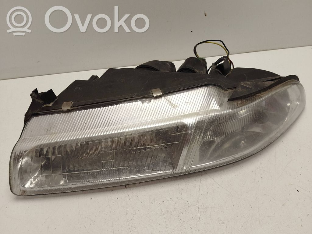Chrysler Stratus Lampa przednia 