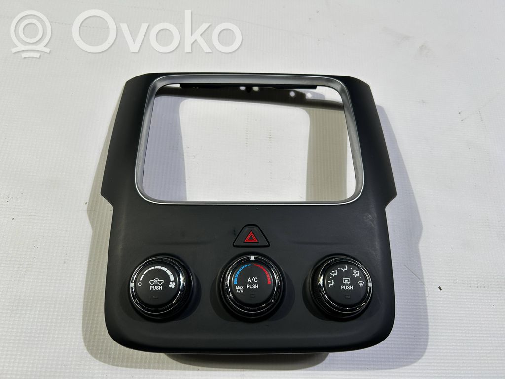 Climate control unit   68268190AA