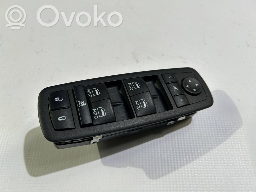 Chrysler Pacifica Electric window control switch 