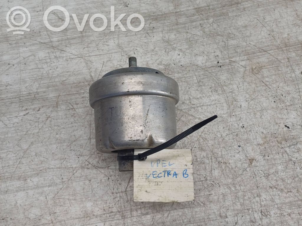 Opel Vectra B Engine mount bracket 