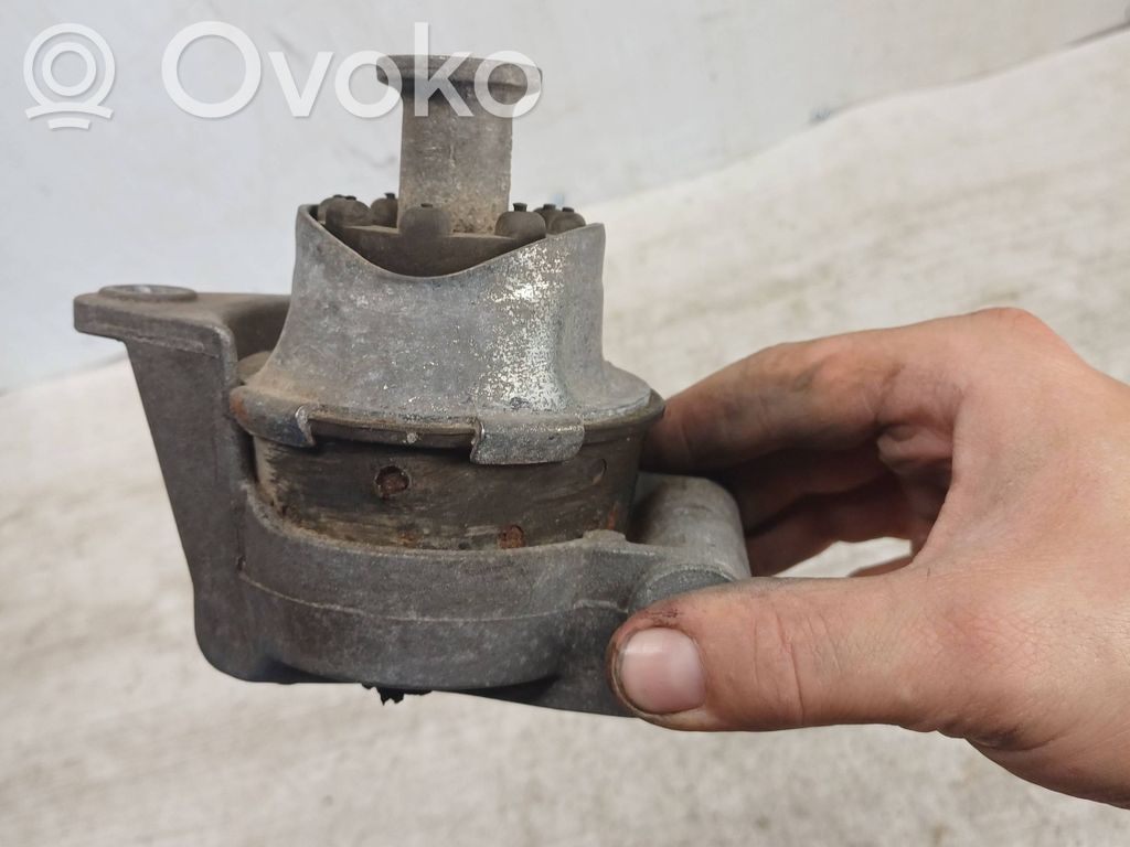 Opel Astra H Engine mount bracket 