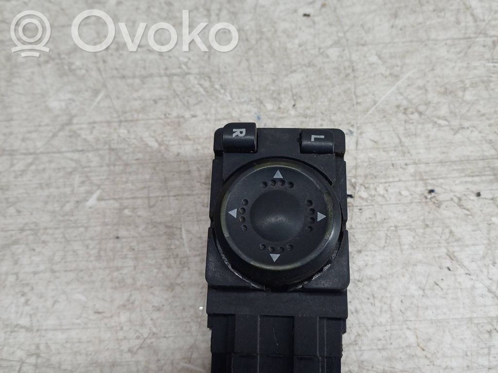 Volkswagen PASSAT B5 Wing mirror switch 