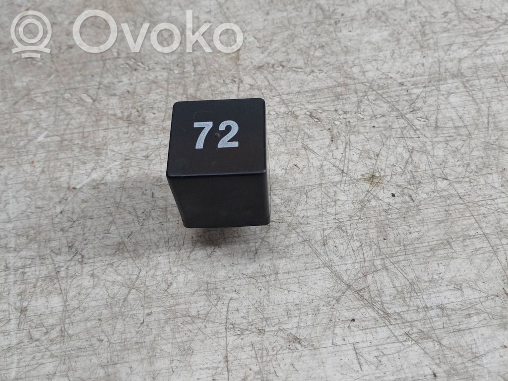 Volkswagen PASSAT B3 Other relay 
