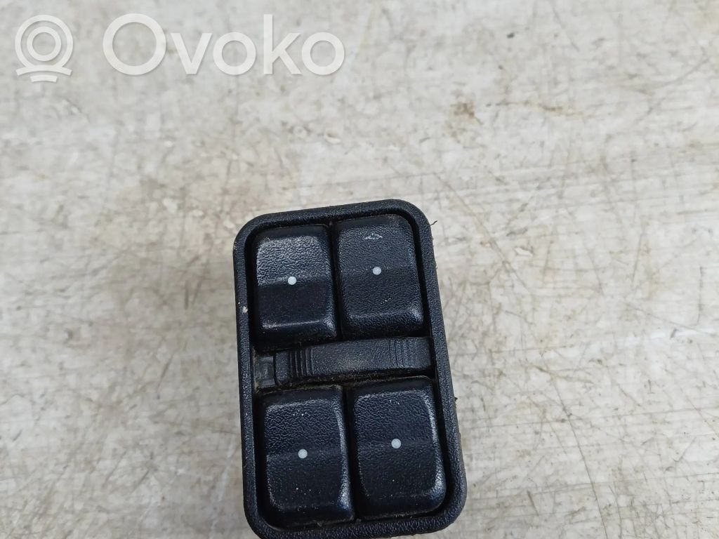Opel Zafira A Electric window control switch 