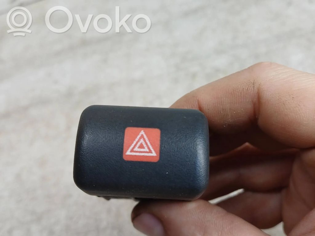 Opel Zafira A Przycisk świateł awaryjnych 