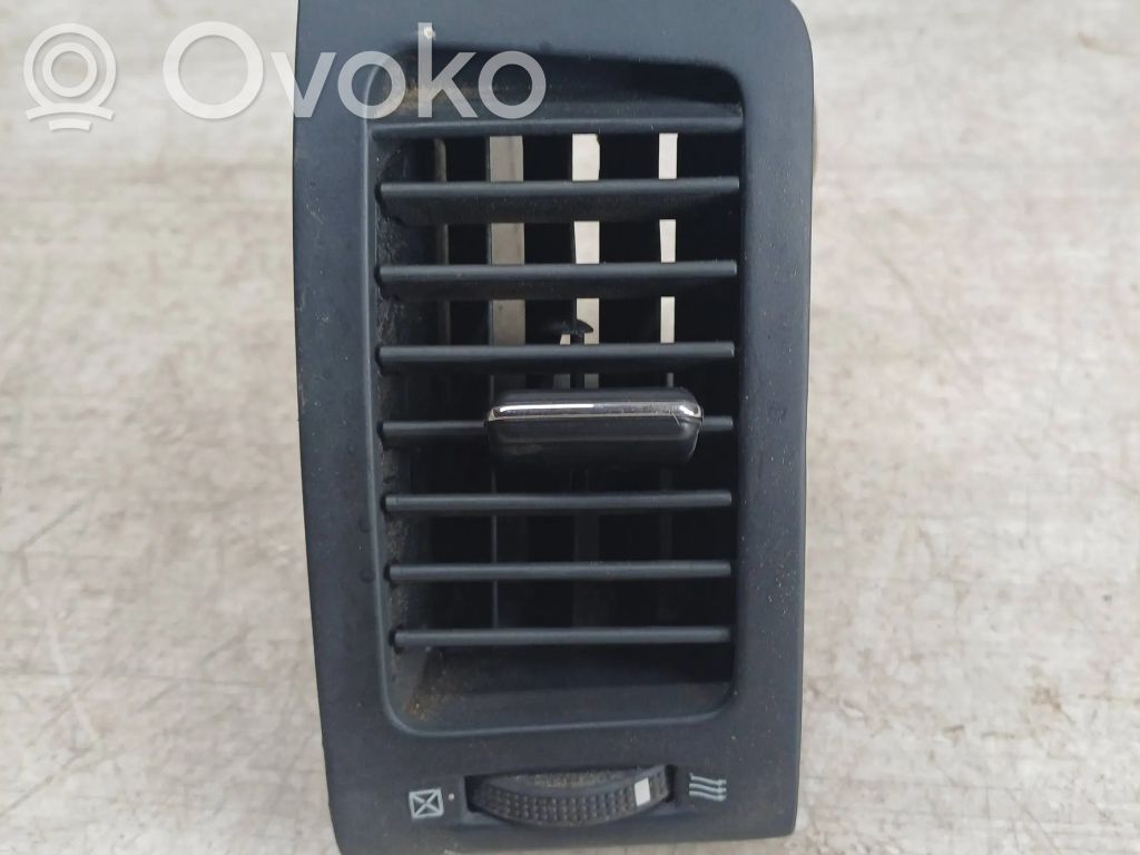 Toyota Corolla Verso E121 Grilă ventilație centrală 