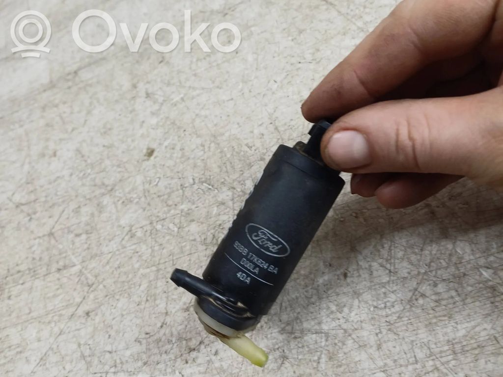 Ford Focus Windscreen/windshield washer pump 
