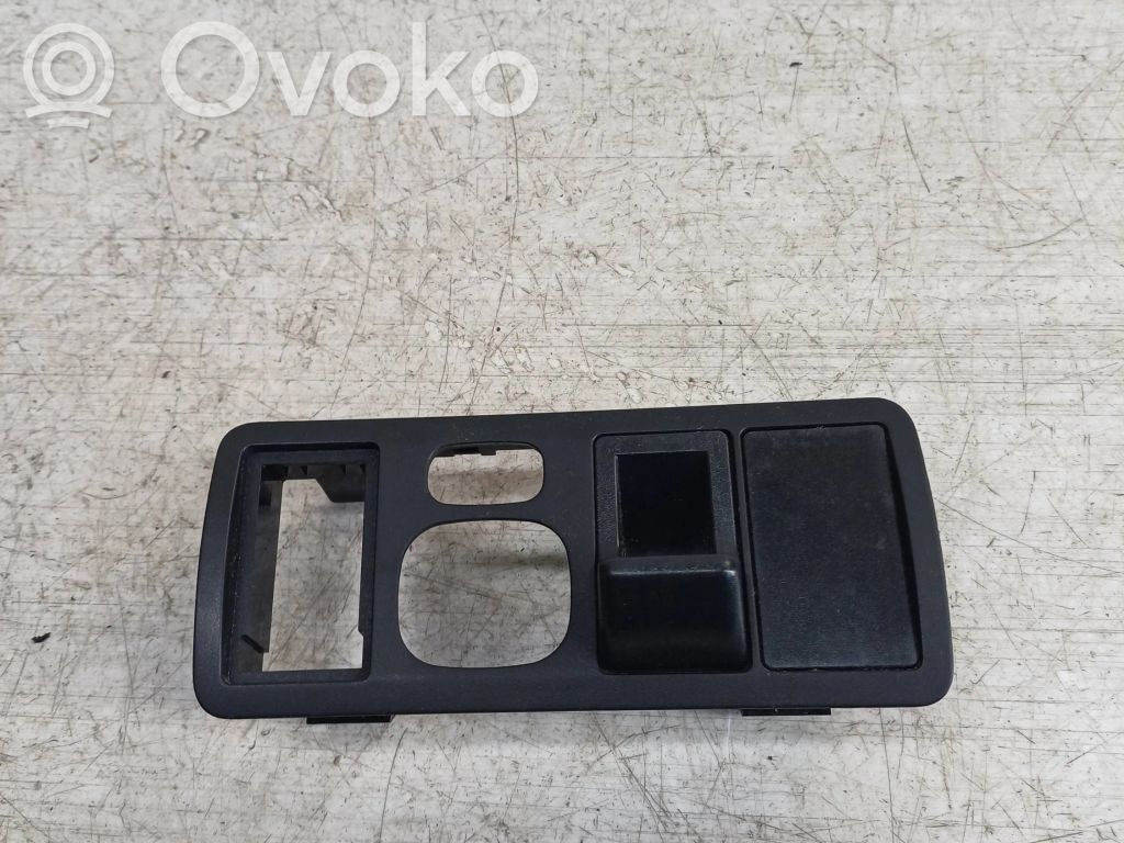 Toyota Corolla Verso E121 Mirror switch trim 