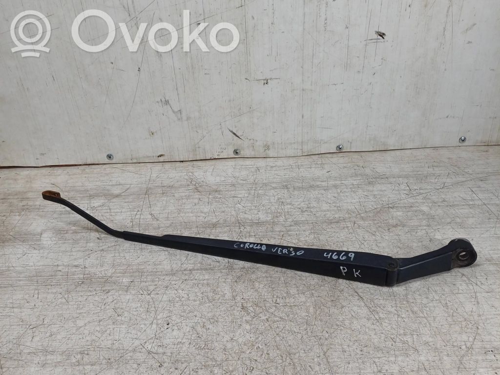 Toyota Corolla Verso E121 Priekinio stiklo valytuvų kojelė 