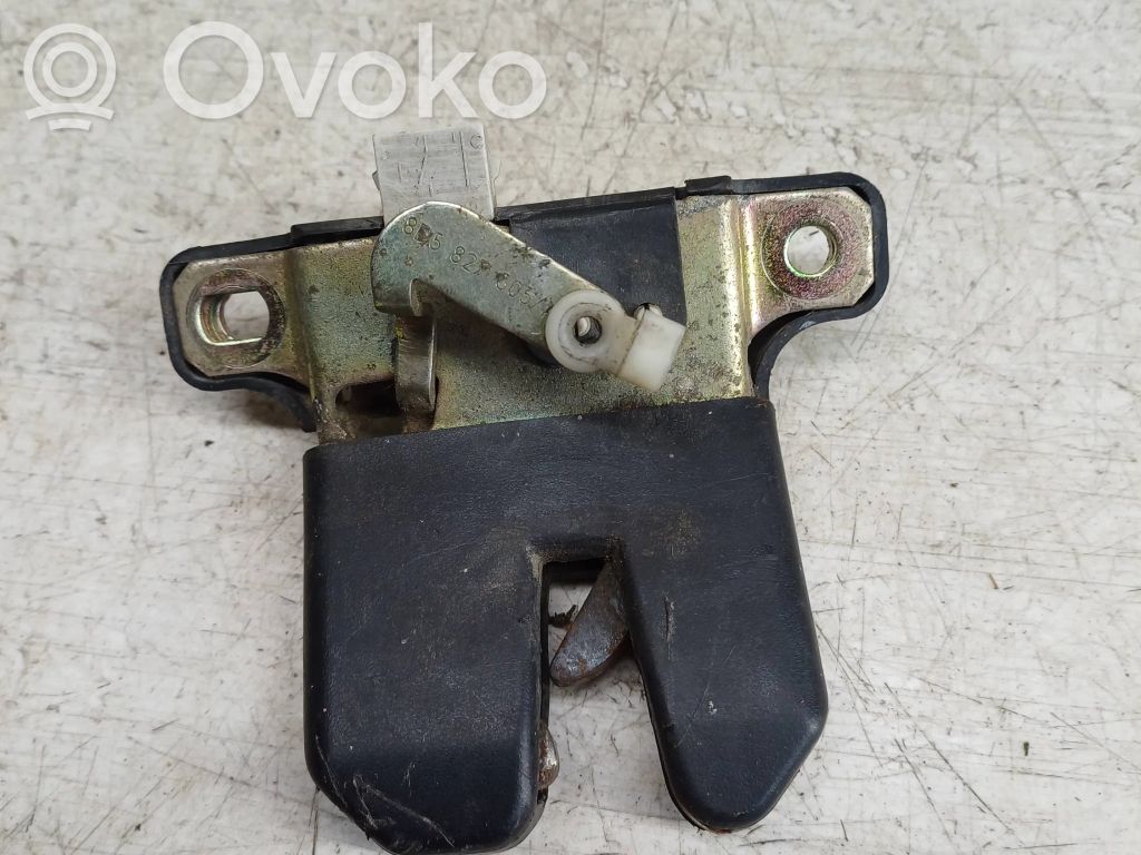 Audi A4 S4 B5 8D Zamek klapy tylnej / bagażnika 