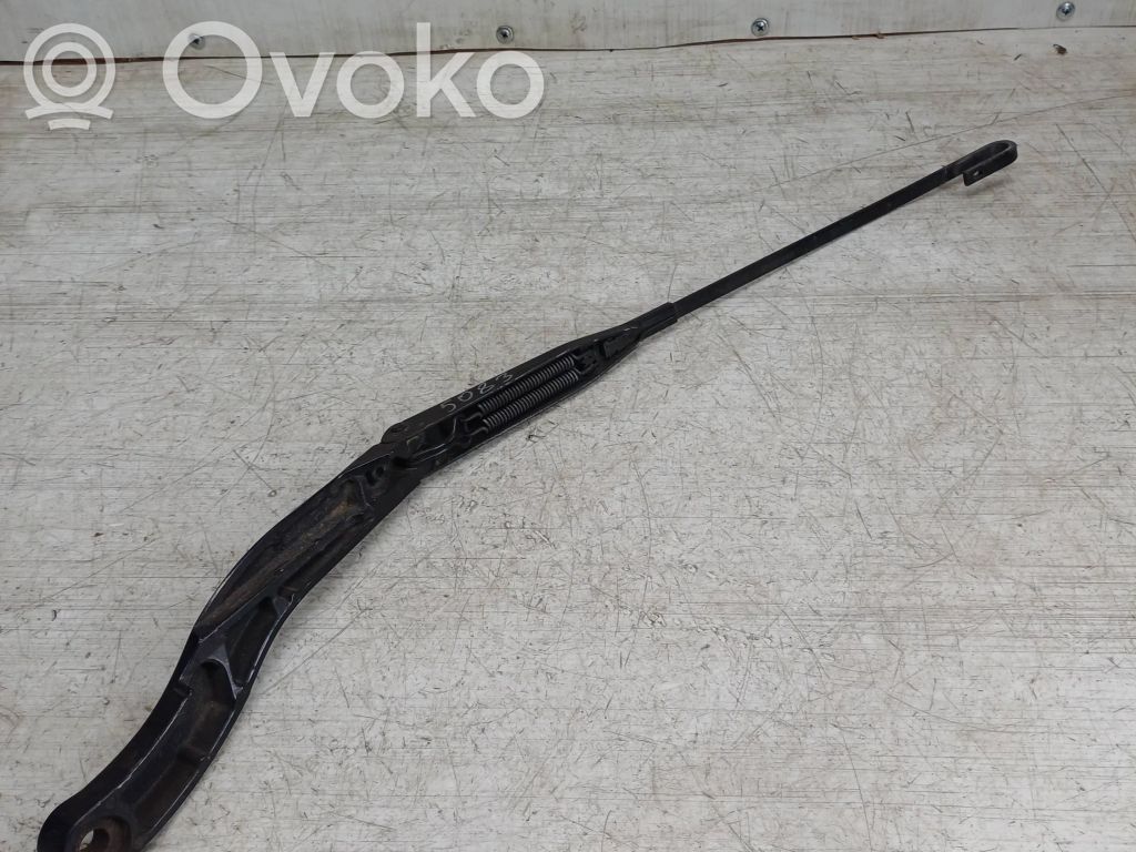 Audi A8 S8 D2 4D Front wiper blade arm 