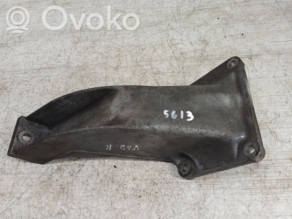 BMW 5 E39 Engine mounting bracket 