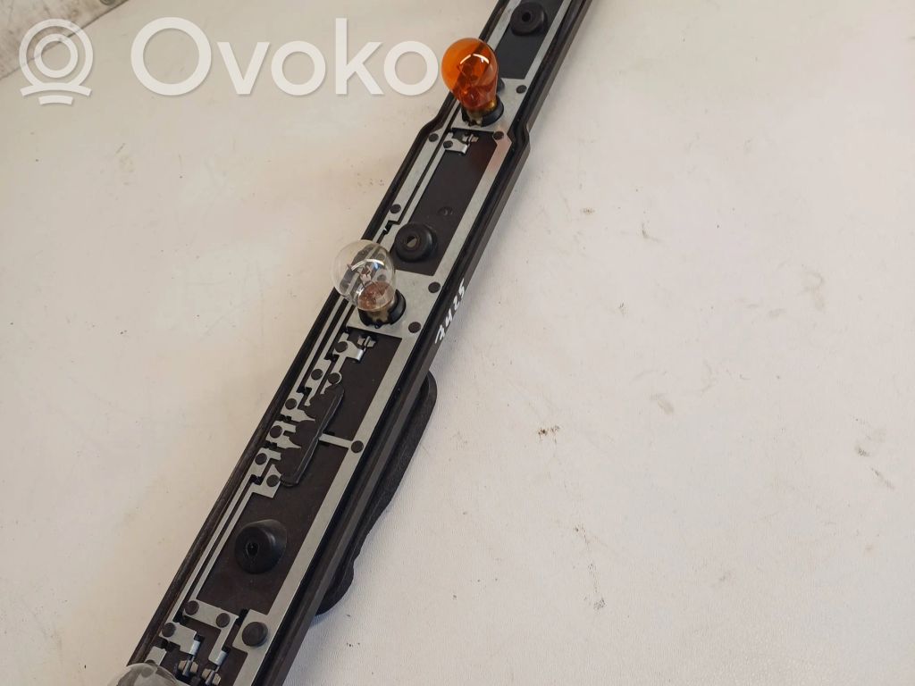 Ford Focus C-MAX Aizmugures spuldzes vāka turētājs 