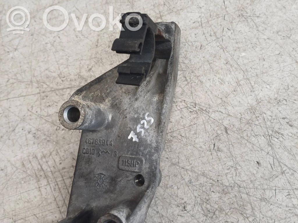 Fiat Bravo Engine mounting bracket 