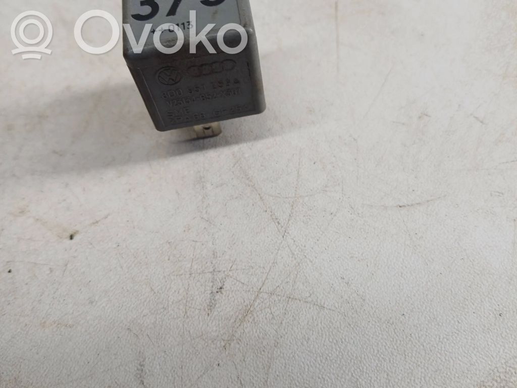 Volkswagen PASSAT B5.5 Other relay 