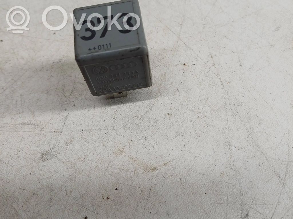 Volkswagen PASSAT B5.5 Other relay 