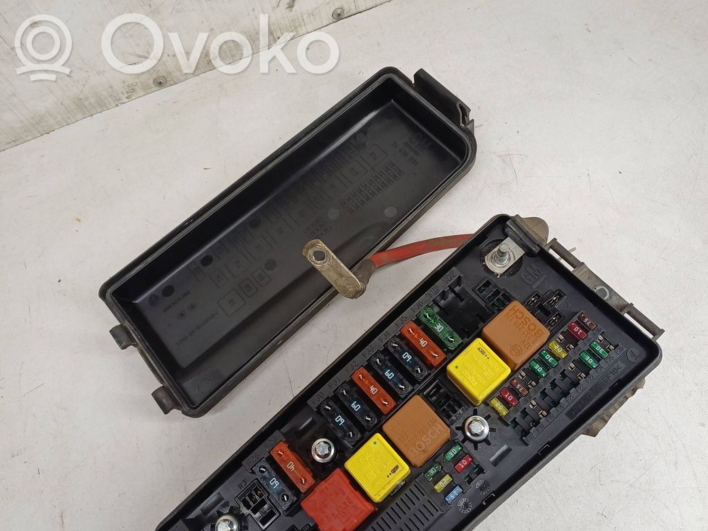 Opel Vectra C Fuse module 