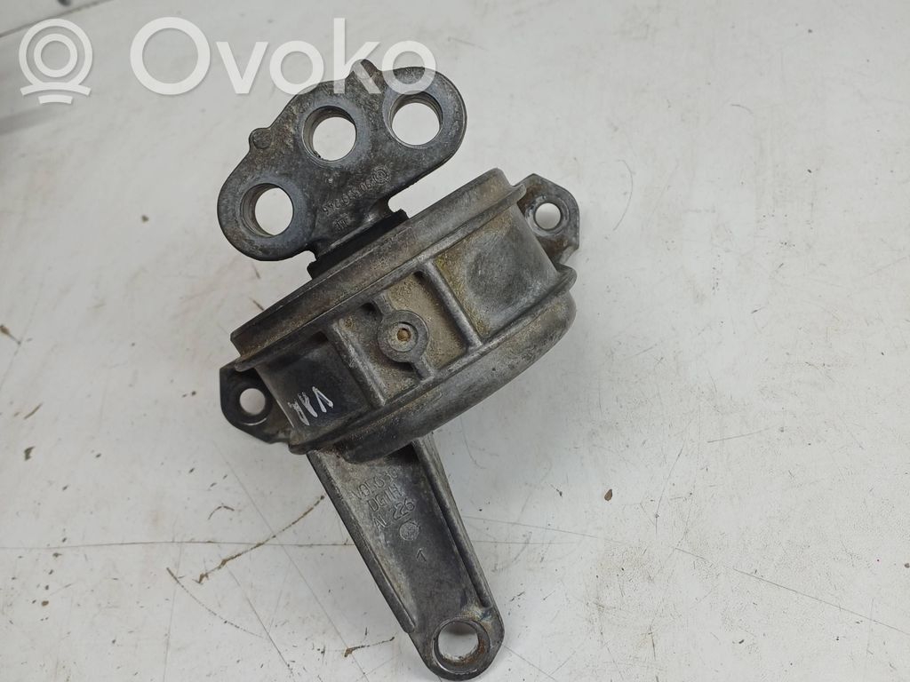 Opel Zafira B Engine mount bracket 