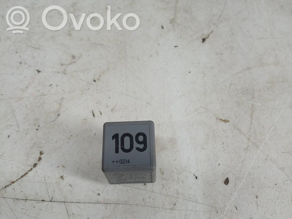 Volkswagen Polo IV 9N3 Kita rėlė 