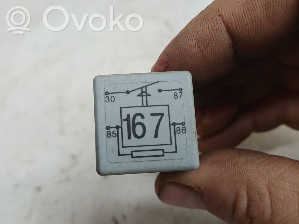 Volkswagen Polo IV 9N3 Other relay 