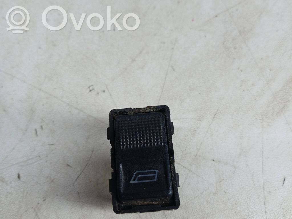 Audi A6 S6 C4 4A Electric window control switch 