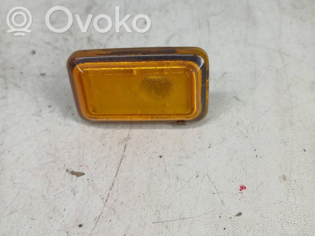 Audi A6 S6 C4 4A Seitenblinker 