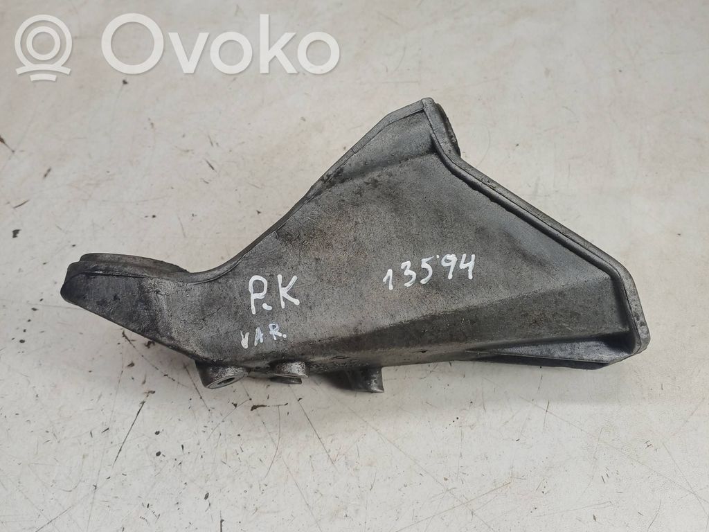 Audi A6 S6 C4 4A Engine mounting bracket 